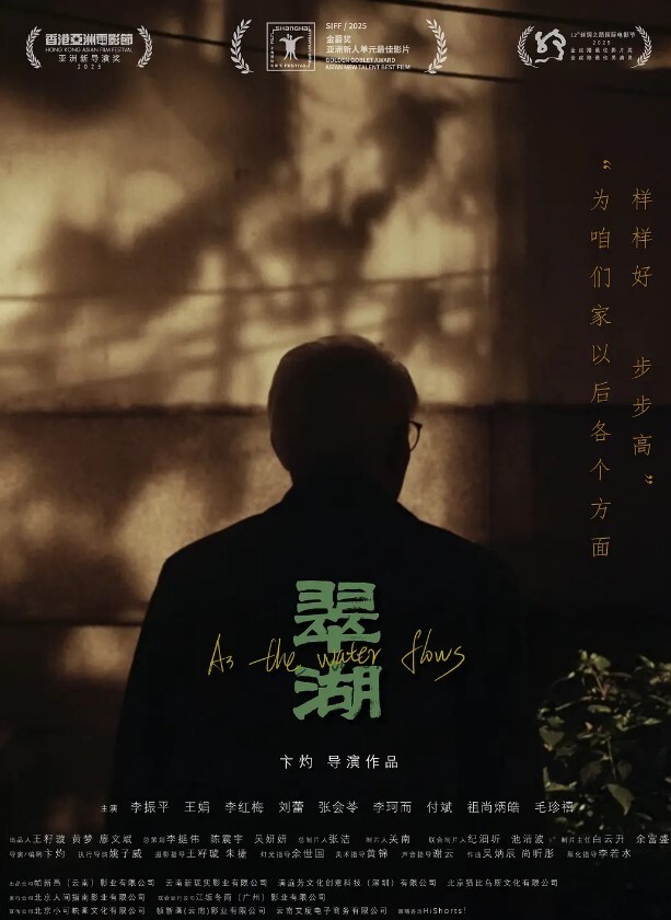 终于到达酒店中间还有个插曲就是原先订的酒店不给进拦住她了说未成nian换了一家不拦的才进去的我服了 - 四虎影院